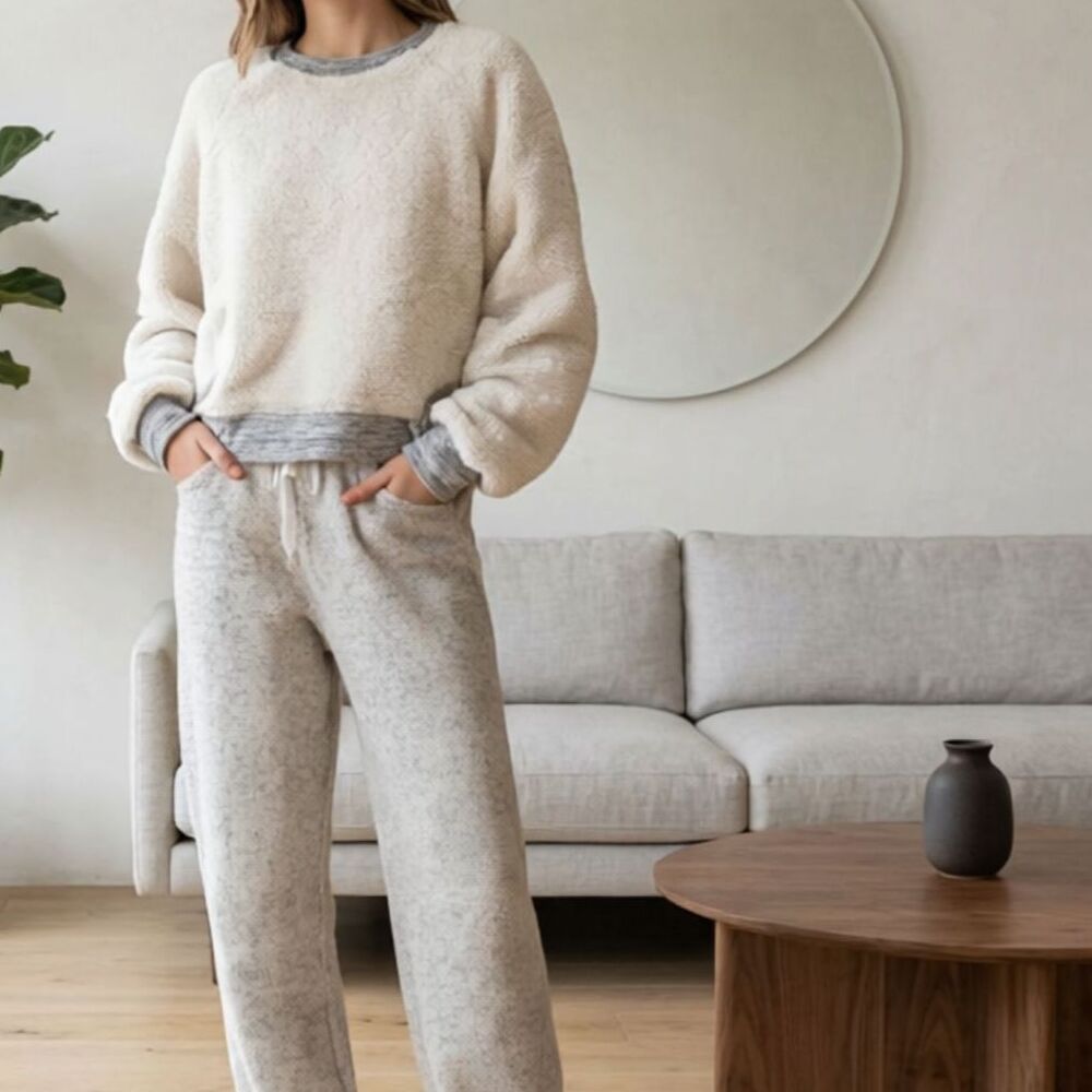 Cleangirl Normcore Cozy Lou & Grey Cream Textured Sweatshirt